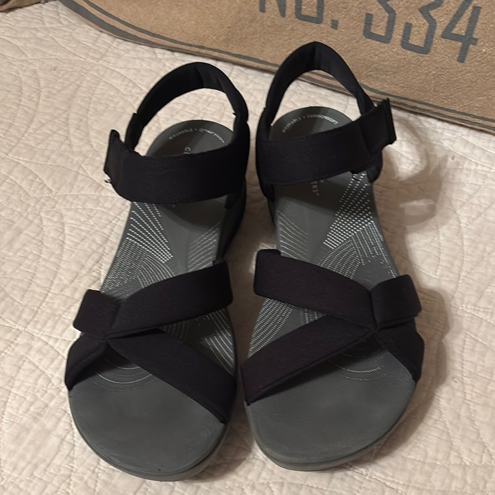 Clarks Black Casual Sandals with Cushioned Sole